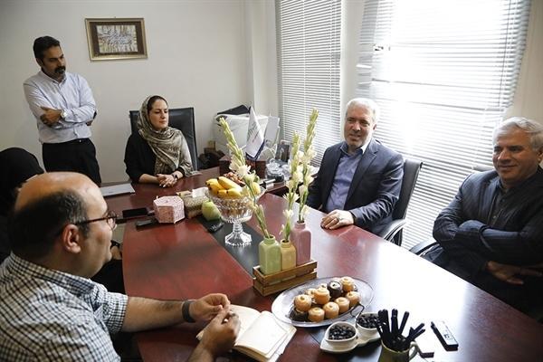مونسان در گفت و گو با سایت خبری چمدان: قانون منع به کارگیری مونسان در گفت و گو با سایت خبری چمدان: قانون منع به کارگیری بازنشستگان موجب جوان گرایی در ساختار می گردد
