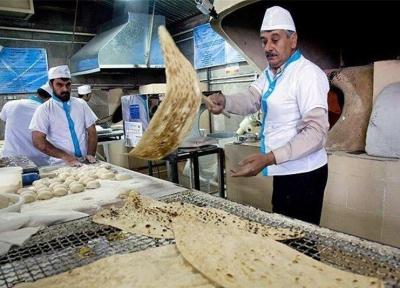 نانوایی های اردبیلی به مناسبت نیمه شعبان برای مردم رایگان نان پختند